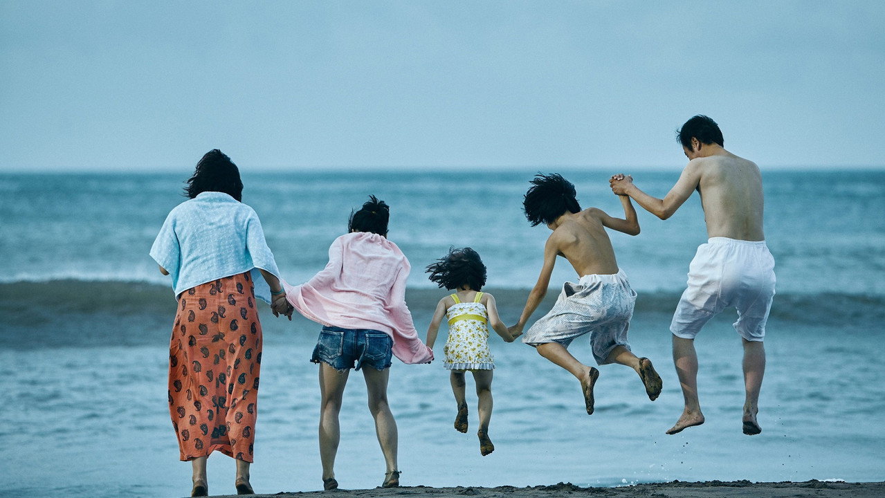 Кадр из фильма «Shoplifters»
