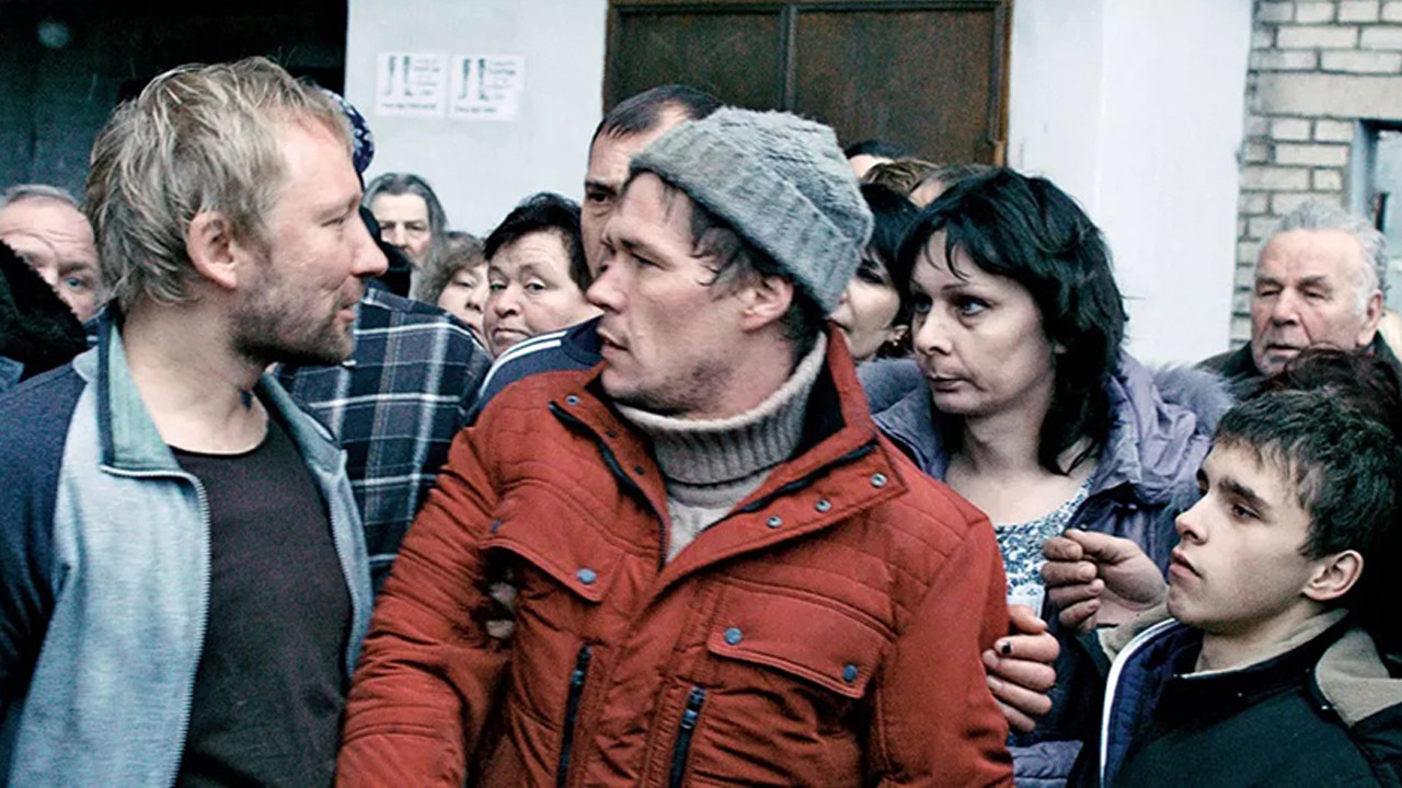 Кадр из фильма «Дурак»