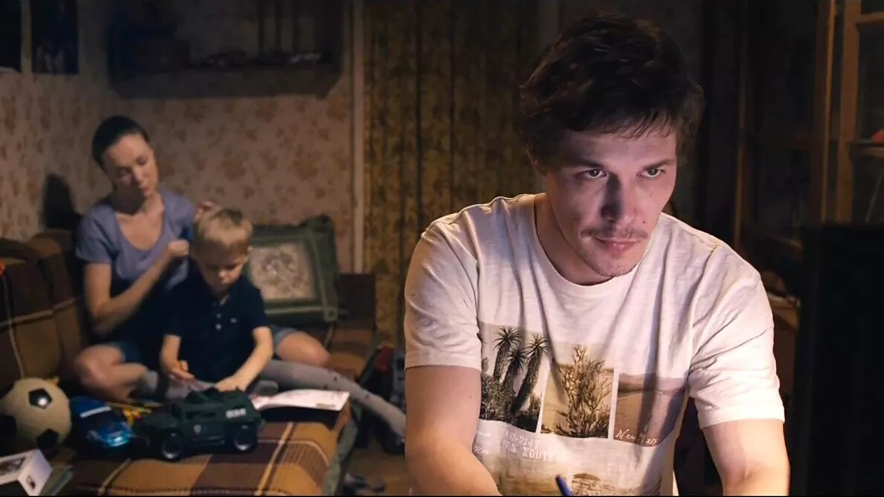 Кадр из фильма «Дурак»