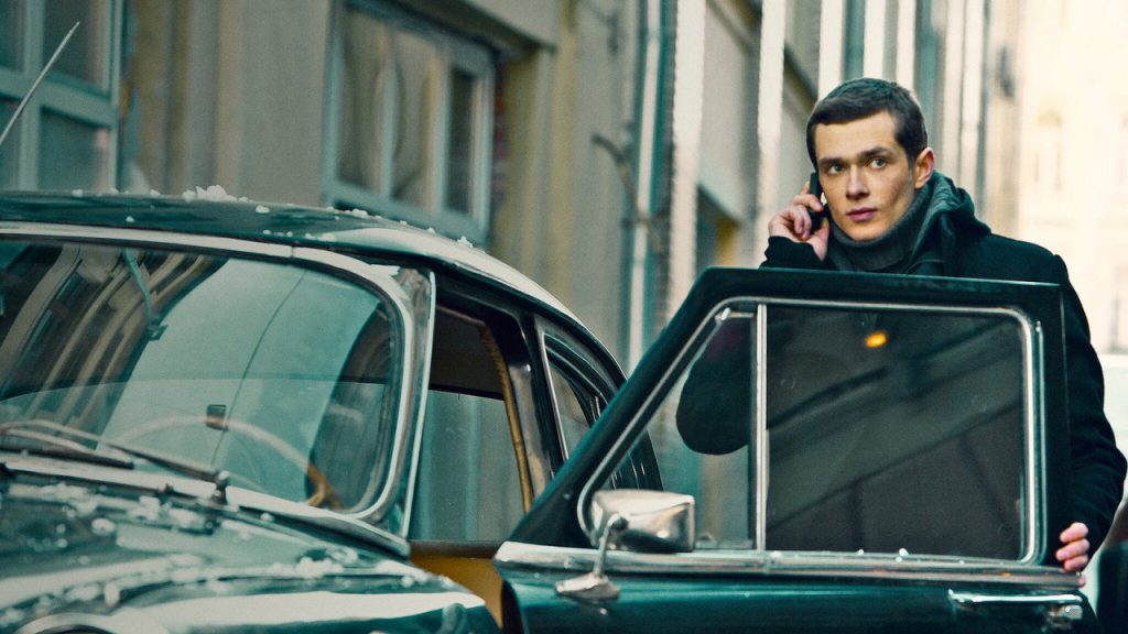 Кадр из фильма «Чёрная Молния»