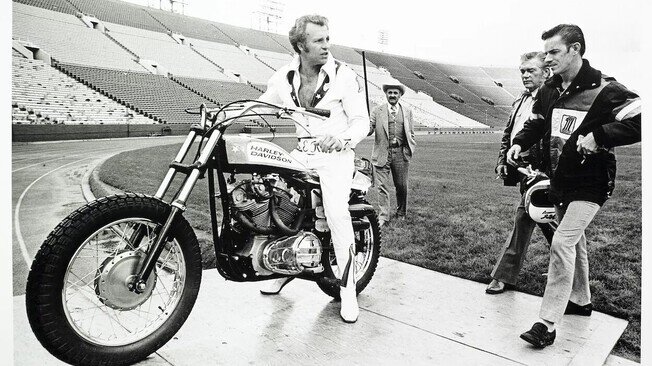 ДиКаприо станет Книвелом: Шазелл снимет эпический байопик о легендарном каскадере!